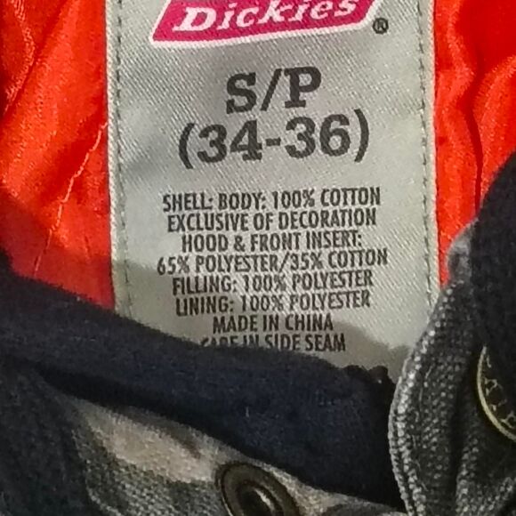 Dickies Quilted Camo Hooded Jacket – Size S (34–36) - Picture 3 of 4